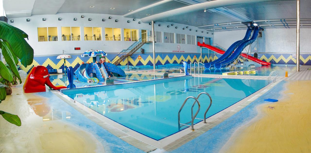 Hotel Aquapark Alligator เตอร์โนปิล ภายนอก รูปภาพ
